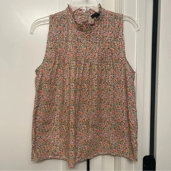 J Crew Fleur top in floral multi from fall 2022. Size XS. Great condition. - Picture 4 of 8
